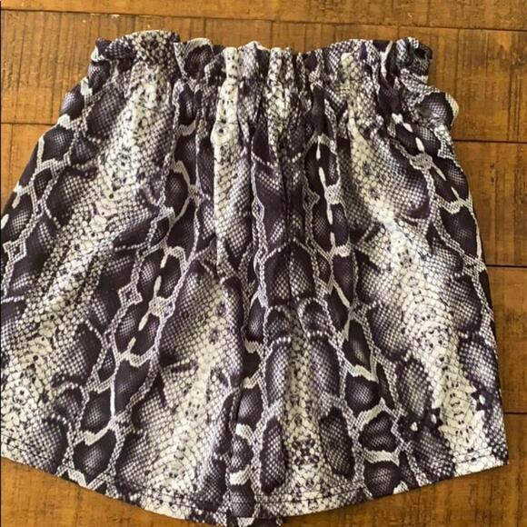 Snake print shorts - Picture 4 of 4